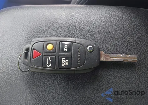 2013 Volvo Xc90 3.2/3.2 Platinum/3.2 Premier Plus z USA, uszkodzony, nr VIN YV4952CZ9D1628893